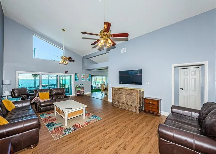 New Listing Tropical Island House Clearwater Beach