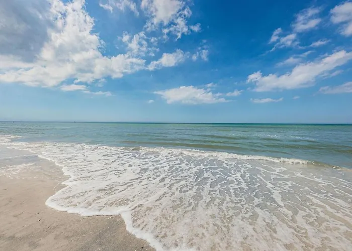 New Listing Tropical Island House *