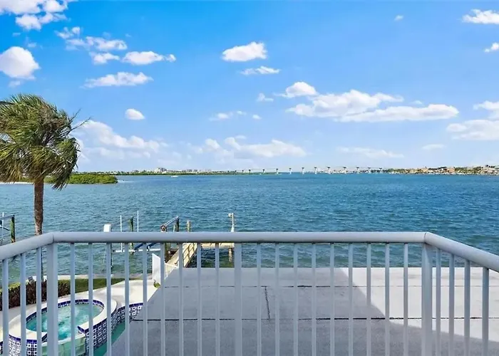 New Listing Tropical Island House *