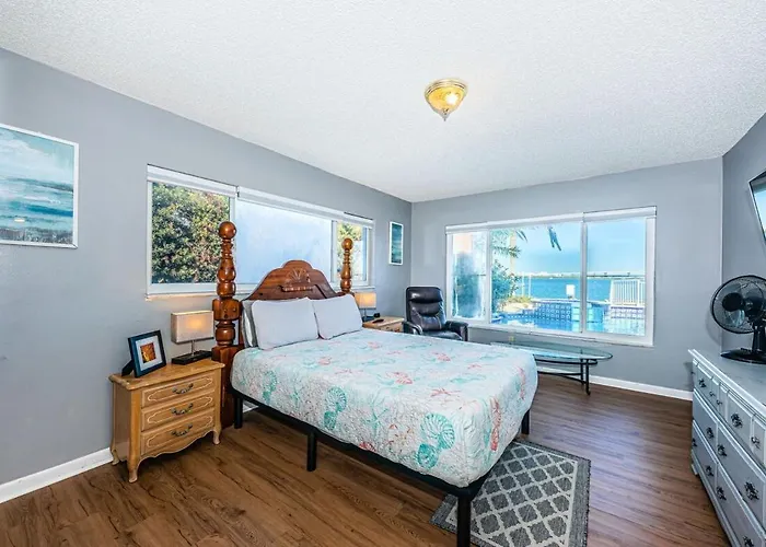 Villa New Listing Tropical Island House