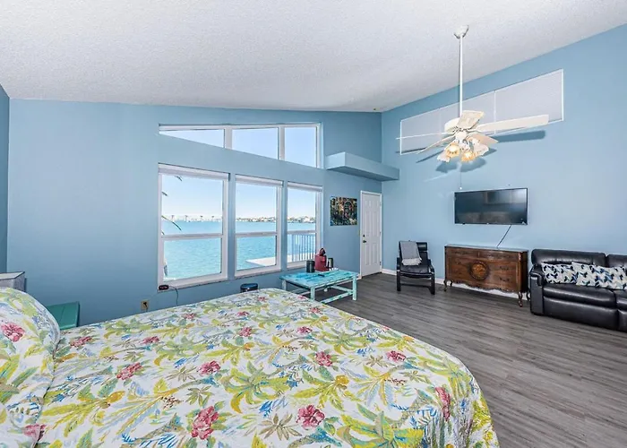 New Listing Tropical Island House Clearwater Beach